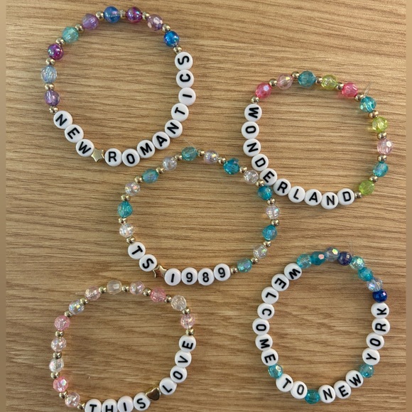 5 1989 Taylor’s Version bracelets - Picture 1 of 2
